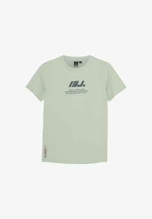 T-shirt en coton vert clair avec des manches courtes, un col rond et un texte imprimé en bleu foncé sur le devant. Détail de l'étiquette sur le côté inclus.
