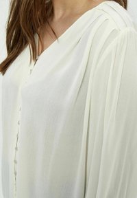 PEPPERCORN PCDANEA - Bluse - gardenia