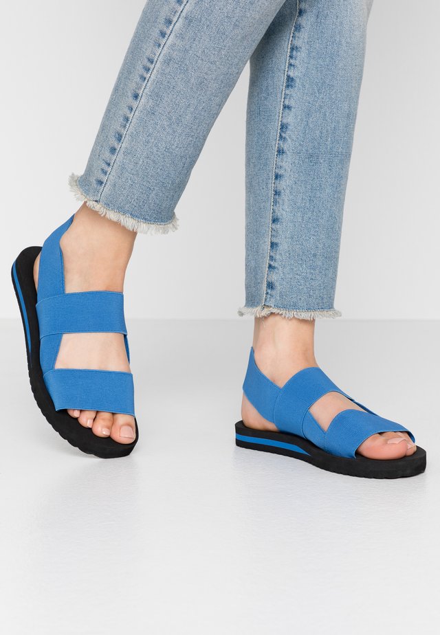 SURF ELASTIC - Sandalias - bright blue