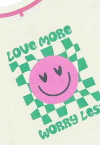 The New PRAISE OS S_S TEE. - T-shirt imprimé - cloud dancer