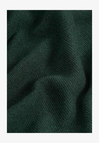 Atlasīts, dark green