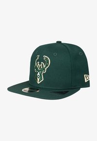 Unselected, milwaukee bucks green