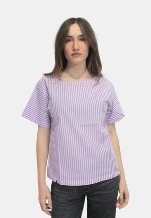 Top a maniche corte a righe viola e bianche con scollatura rotonda, realizzato in tessuto leggero, con una vestibilità comoda e orlo dritto.