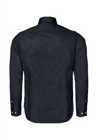 Granatowa koszula z długim rękawem, z ostrym kołnierzykiem, gładką fakturą, mankietami na guziki i dopasowanym krojem, prezentująca jednolity kolor.