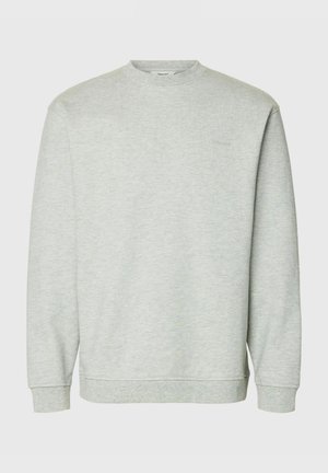 Lichtgrijze sweater met ronde hals, lange mouwen en geribde boorden bij de mouwen en zoom, effen met subtiele geborduurde logo op de borst.