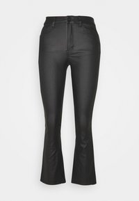 Czarne, rozszerzane dżinsy z gładkiego, elastycznego materiału. Posiadają zapięcie na guzik z przodu, pętelki na pasek oraz standardowe kieszenie.