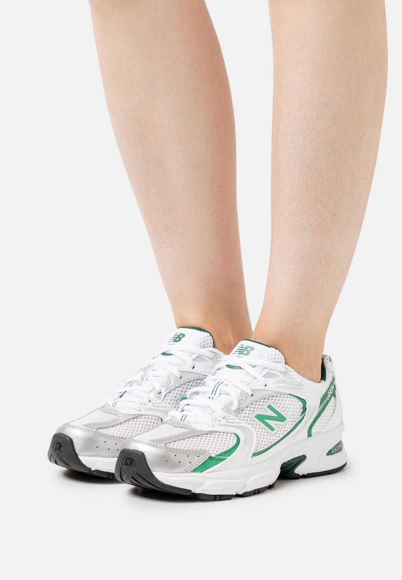 New Balance MR530 UNISEX - Sapatilhas - white/green