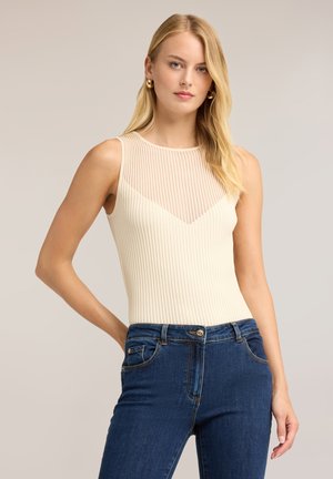 Motivi, COLLO A COSTE CON DÉCOLLETÉ TRASPARENTE - Top - bianco