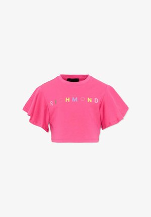 Różowy krótki T-shirt z falbanianymi rękawami i wielokolorowym napisem „RICHMOND” na piersi.