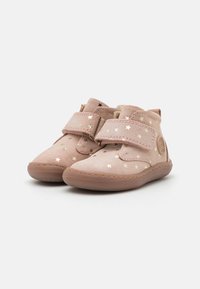 Gioseppo BAREFOOT WITH STARS - Babacipők - rosa