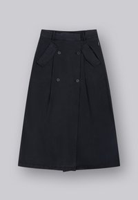 Jupe midi noire en mélange de coton, avec un devant à double boutonnage, des poches latérales et une silhouette droite. Texture lisse et mate.