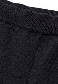 hessnatur RELAXED - Broek - schwarz