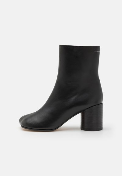 MM6 Maison Margiela Stivaletti - black