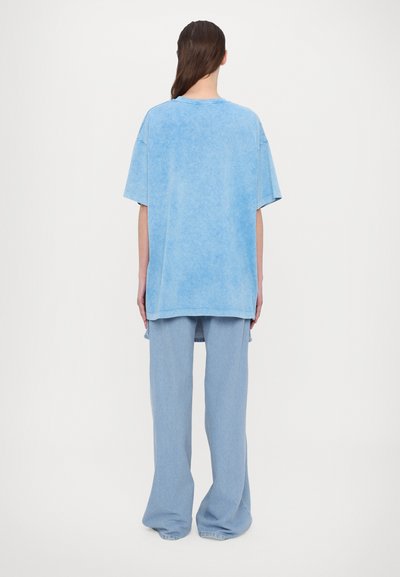 Stieglitz VALERIE OVERSIZED - T-shirt estampada - blue