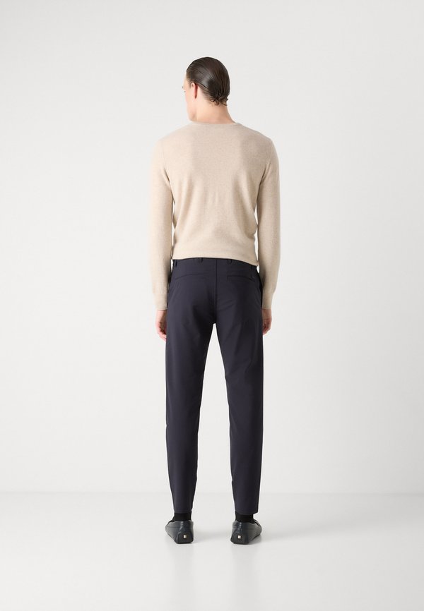 TAPERED - Trousers2