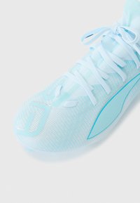 Puma ULTRA 5 MATCH LIGHT UP - Jalkapallokengät tekonurmi - icy blue/light aqua
