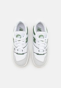 New Balance 550 - Sneaker low - white/green