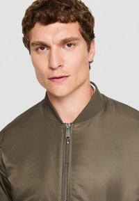 Calvin Klein Jeans PADDED HERO  - Bombera - beluga
