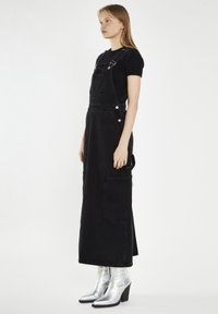 Glamorous Farkkumekko - washed black