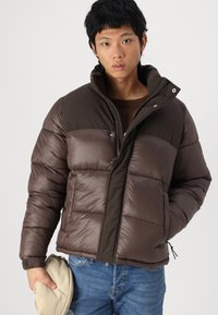 Jack & Jones JORSILAS PUFFER JACKET - Vinterjakker - chocolate brown