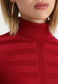 Morgan MENTOS - Maglione - rubis