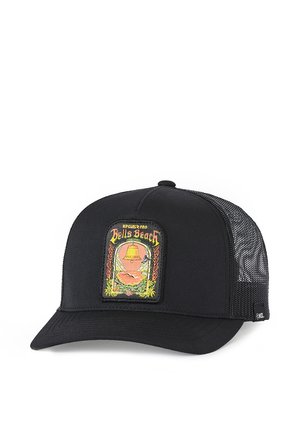 Gorra trucker negra de malla con visera curva y parche bordado en colores que dice "Rip Curl Pro Bells Beach" con diseño de atardecer y océano.