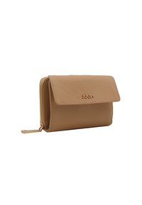 Billetera de cuero color marrón claro con un acabado texturizado, que cuenta con un cierre de solapa, detalles en dorado y un compartimento con cremallera en el lateral.