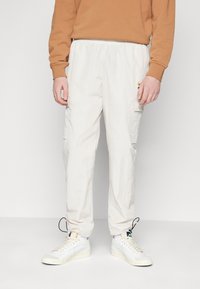 Nike Sportswear Kalhoty - white