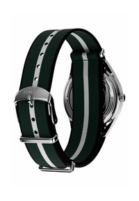 Timex-horloge met een groen-grijs gestreepte nylondraai, zilverkleurige hardware en een opengewerkt roestvrijstalen achterkant van de kast.