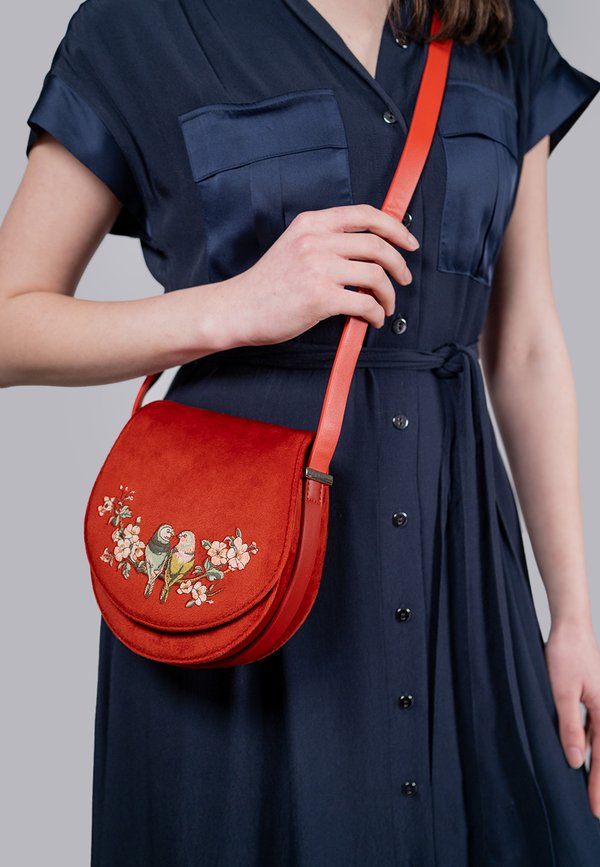 LOVEBIRDS SADDLE - Umhängetasche