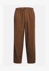RALPH PANTS COMFORT FIT - Панталони - turkish coffee