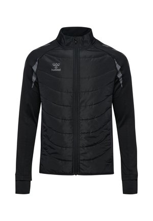 Zwarte lichtgewicht jas met ritssluiting, doorgestikt voorpaneel, lange mouwen, hoge kraag en reflecterend merklogo op de borst en schouders.