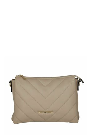 Beige gesteppte Lederhandtasche mit Zickzackmuster, goldfarbener Hardware, Reißverschluss und verstellbarem Tragegurt. Misst etwa 30 cm in der Breite.