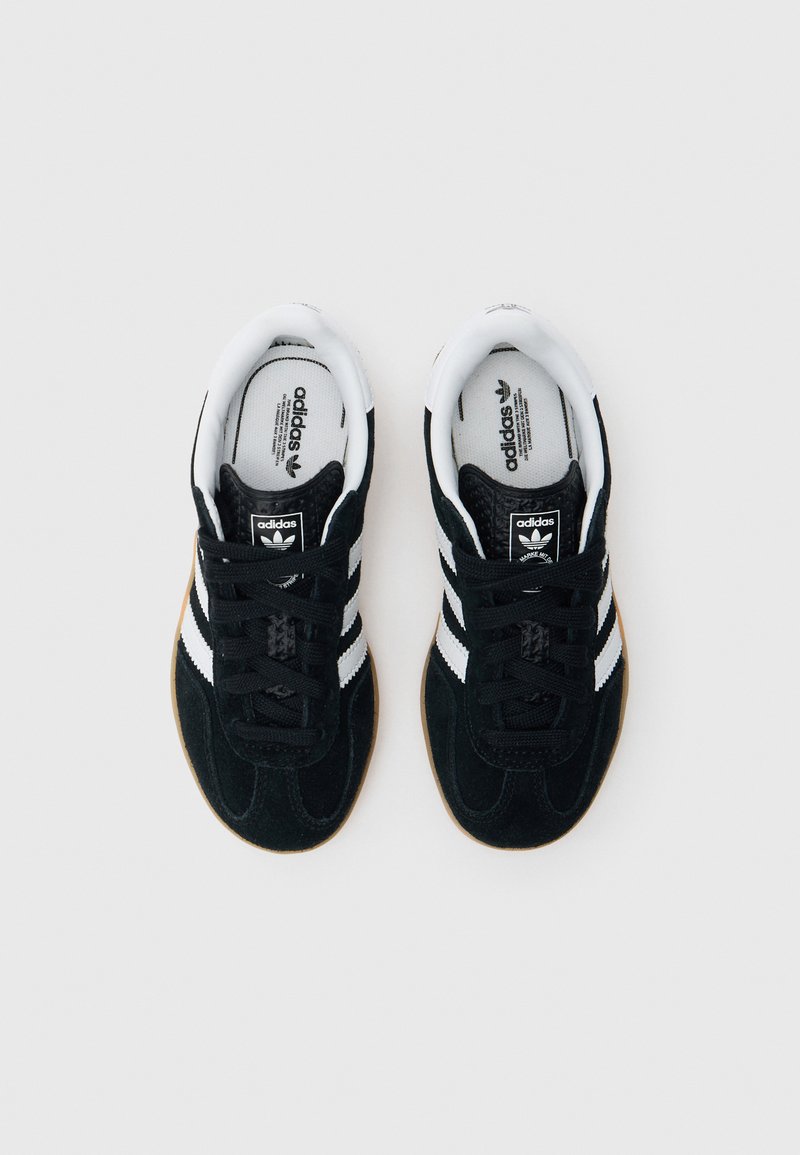 adidas Originals GAZELLE INDOOR C UNISEX - Trainers - core black/white/gum/ black - Zalando.co.uk