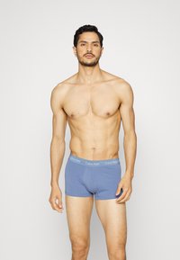 Calvin Klein Underwear LOW RISE TRUNK STRETCH 3 PACK - Cuecas boxer - blue