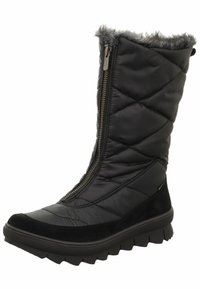 Botas aisladas negras con un patrón acolchado, borde de piel sintética, cremallera lateral y suela de goma texturizada. Fabricadas con materiales sintéticos.
