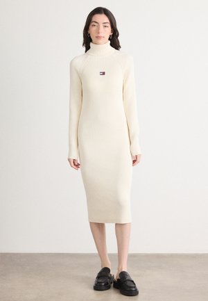 MOCKNECK BADGE SWEATER DRESS - Jumper dress - ancient white