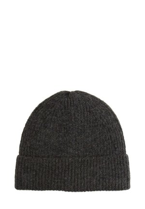 Sötét szürke kötött sapka bordás textúrával és hajtott külső résszel, állíthatóság érdekében, meleg, puha anyagból készült.