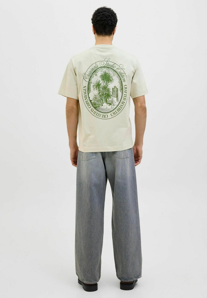 Jack & Jones GEDRUCKT RUNDHALSAUSSCHNITT - Trükipildiga T-särk - celadon tint