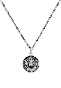 Sølv løvehoved vedhæng necklace med et struktureret rundt charm og en snoet kæde. Har intrikate detaljer på løvens manke og ansigt.