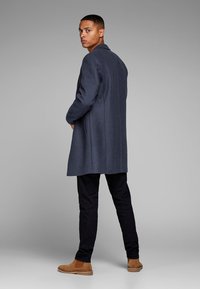 Jack & Jones PREMIUM JPRMORTEN - Abrigo clásico - dark blue