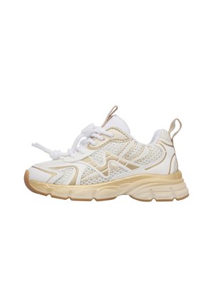 Chaussure de sport en maille blanche et beige avec semelle épaisse, lacets à l'avant, et languettes de tirage sur la languette et le talon, vue de côté gauche.