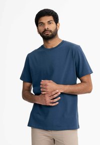 Unausgewählt, dunkelblau