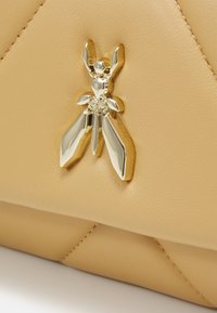 Patrizia Pepe BORSA BAG - Borsa a tracolla - pompei beige