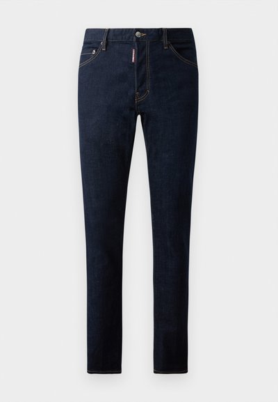 Jean en denim bleu foncé, à coupe slim, avec des coutures contrastées, une fermeture à bouton et un design à cinq poches. Texture lisse et tissu durable.