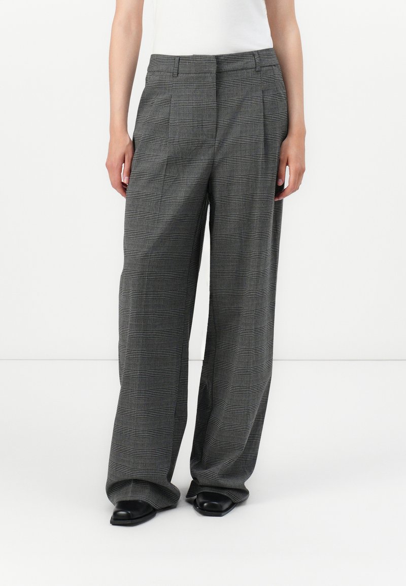 Vero Moda VMSIKITA WIDE DAD PANT - Hlače - medium grey/black