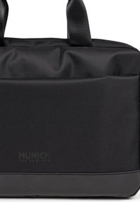 Borsa per laptop nera, realizzata in tessuto texturizzato, presenta manici robusti e un compartimento leggermente imbottito. Logo esposto in modo prominente sul davanti.