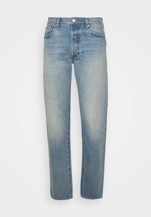 Hellblaue Denim-Jeans mit einem verblassten Finish, geradem Schnitt, fünf Taschen und metallischem Knopfverschluss. Verwaschene Details an den Beinen.