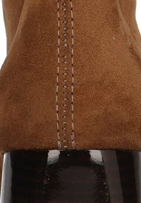 Luna Collection Botines con plataforma - brown