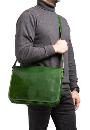 Chiara Ferretti, Schoudertas - green